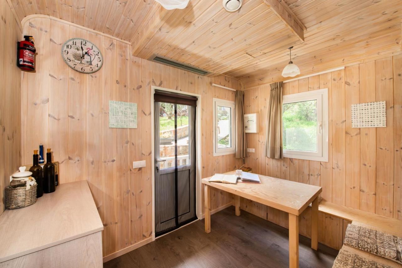 Hakuna Matata Holidays Wooden Lodge With Airco & Pool In Greek Olive Grove Methoni  Exteriér fotografie