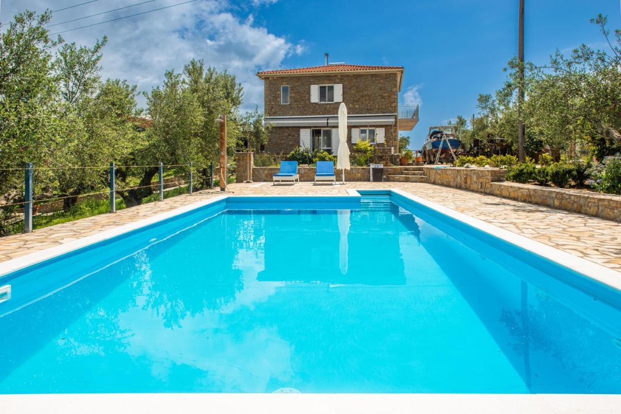Hakuna Matata Holidays Wooden Lodge With Airco & Pool In Greek Olive Grove Methoni  Exteriér fotografie